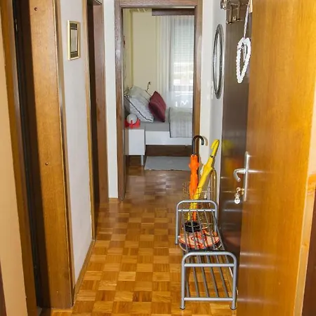 Karlie Apartamento *