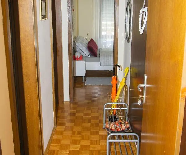 Karlie Apartamento *